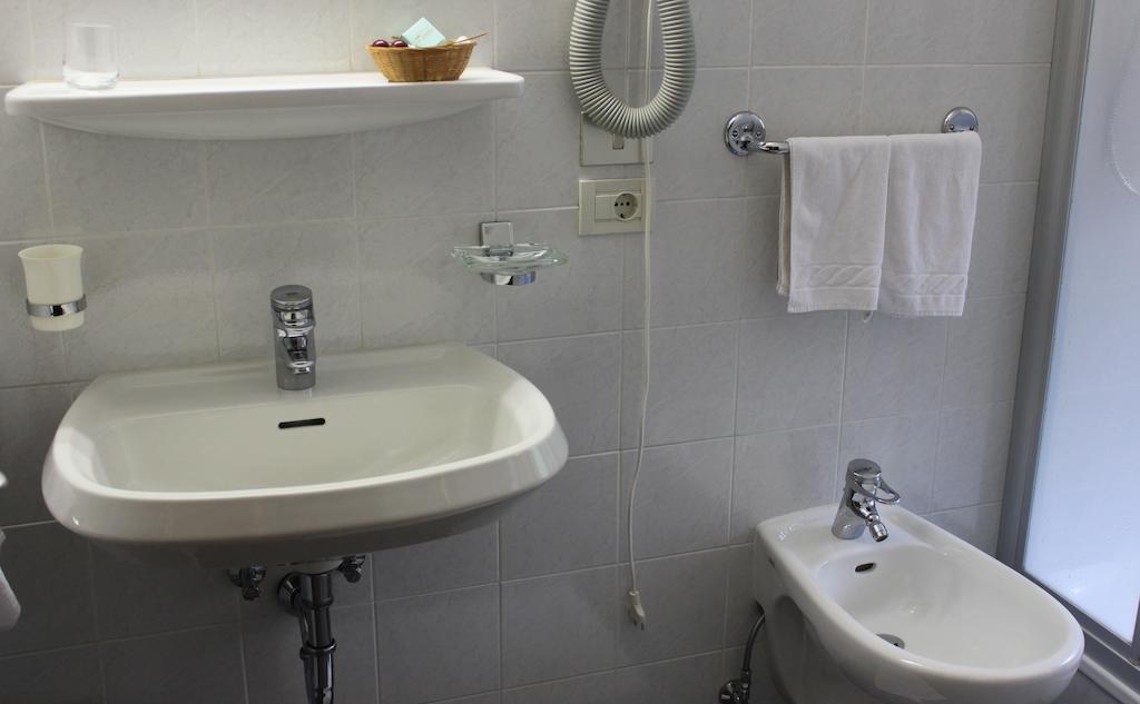 Albergo Alisander Corvara In Badia Ngoại thất bức ảnh